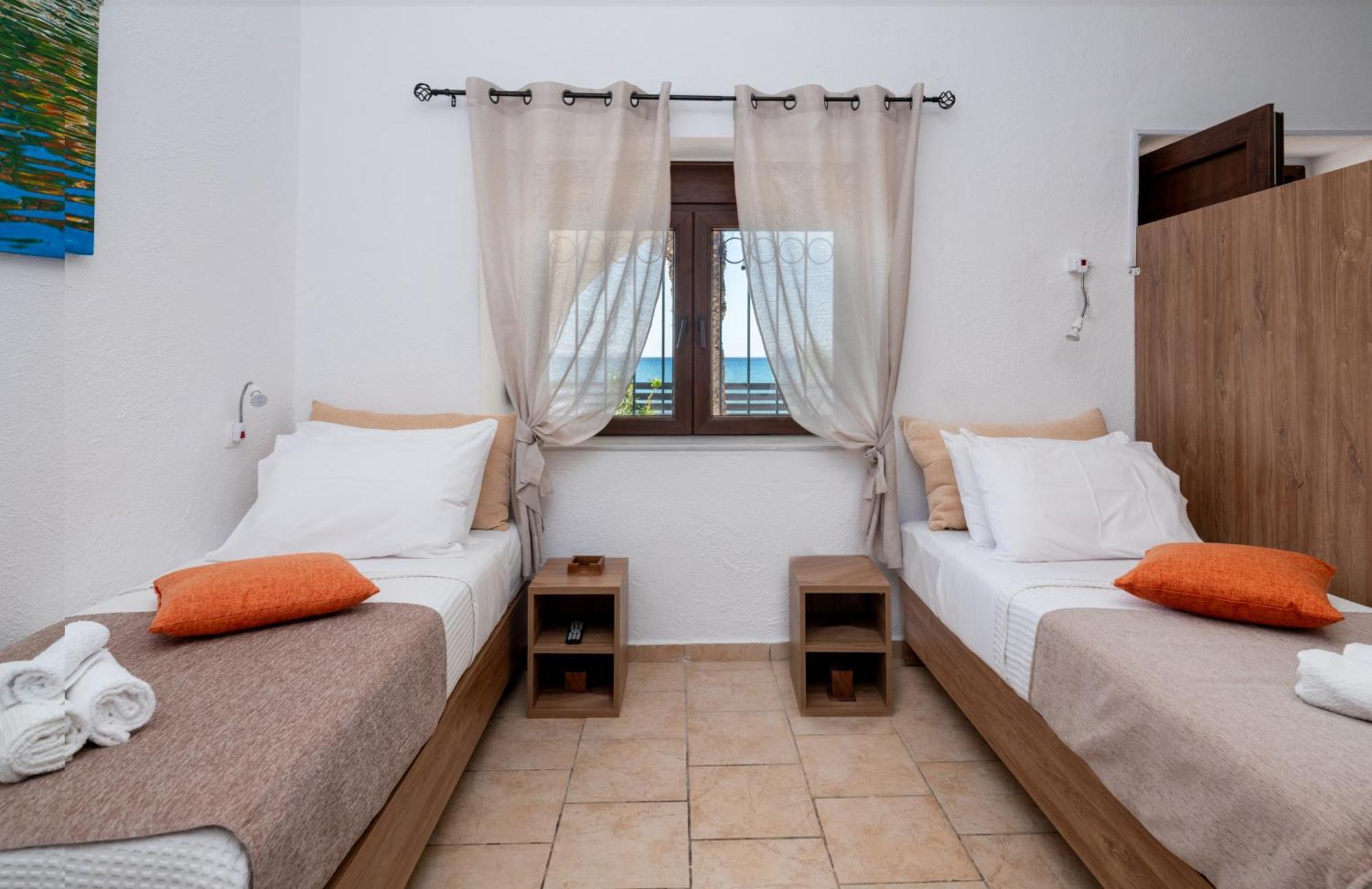 Atalanti Seaside Junior Suites 케라토캄보스 외부 사진